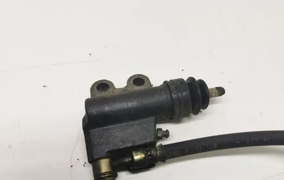 Nissan Almera N16 Clutch slave cylinder 