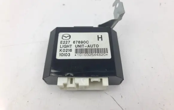 Mazda CX-7 Light module LCM E22767890C