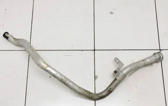 Volvo XC70 Fuel tank filler neck pipe 30792111 6g9n9032nc 8629772