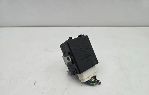Toyota Auris 150 Window wiper relay 8594002040 4230001071