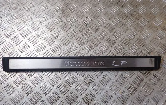 Mercedes-Benz E W211 Side skirt front trim A2116805535