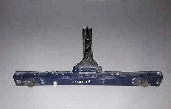 Mitsubishi L200 Headlight/headlamp mounting bracket 5256B811