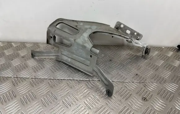 Audi A6 S6 C8 4K Fender mounting bracket 4K0821131