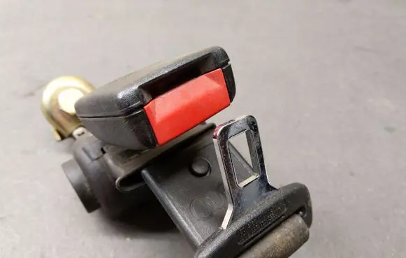 Audi A4 S4 B5 8D Middle seatbelt (rear) 4A0857713N 4A0857713