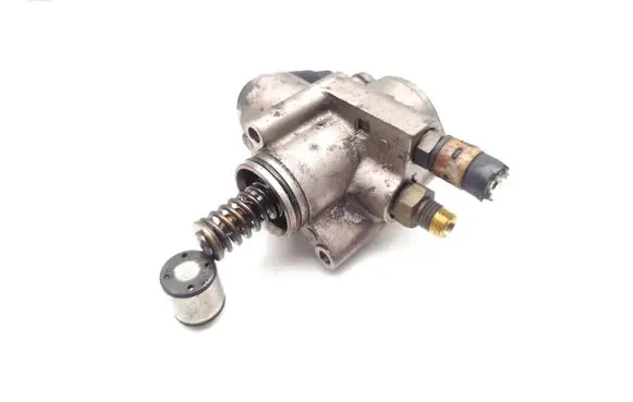 Volkswagen Golf V Fuel injection high pressure pump 03C127025R