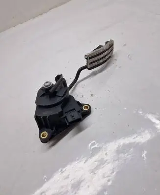 Nissan Qashqai Accelerator throttle pedal 1223B10929