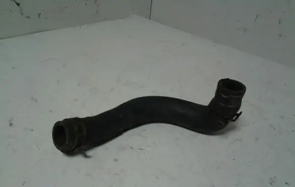 Audi A8 S8 D3 4E Engine coolant pipe/hose 4E0121060A