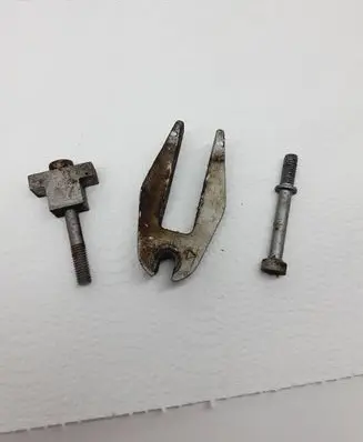 Subaru Outback (BS) Fuel Injector clamp holder