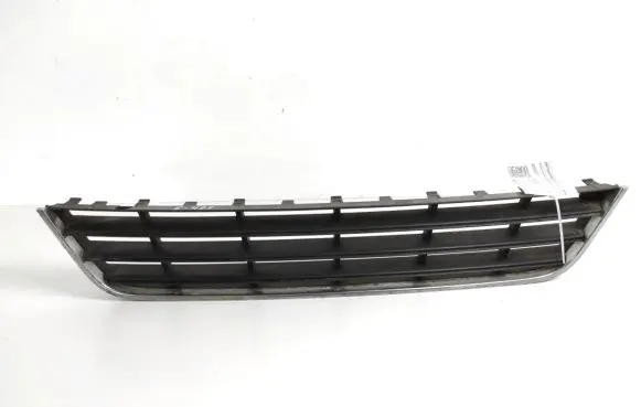 Volkswagen PASSAT B6 Front bumper lower grill 3C0853677
