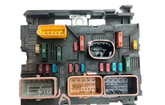 Peugeot 207 BSM Control unit 9661708180