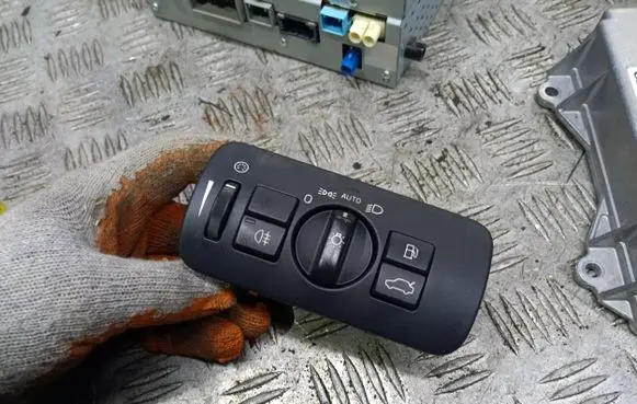 Volvo XC60 Light switch