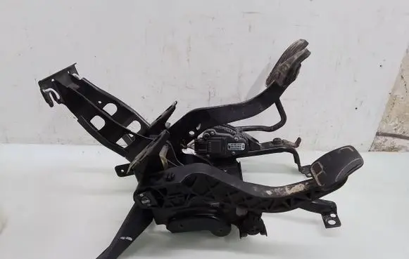 Volkswagen Sharan Pedal assembly 