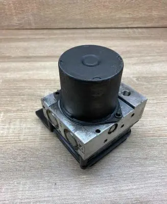 BMW 5 E60 E61 ABS Pump 6769703 6758743
