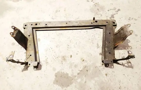 Renault Megane II Radiator mount bracket 