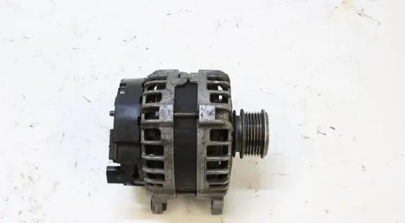 Volkswagen PASSAT B7 Generator/alternator 03L903024F