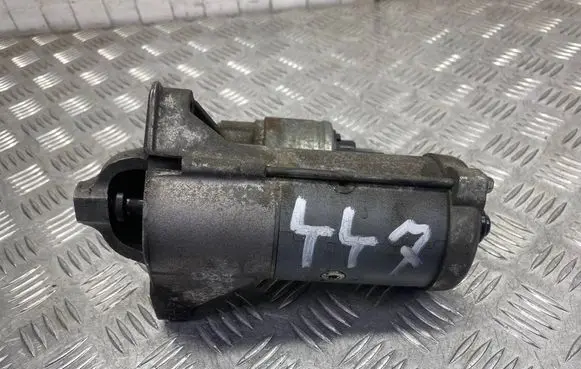 Mercedes-Benz Vito Viano W447 Starter motor A0009060226