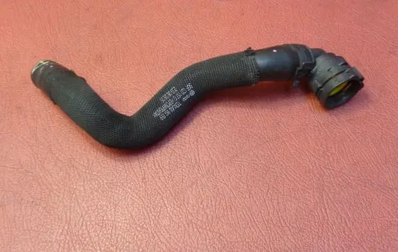 Volkswagen Golf VII Engine coolant pipe/hose 5Q0122157G