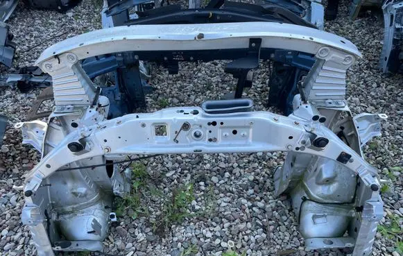 Opel Zafira B Radiator support slam panel
