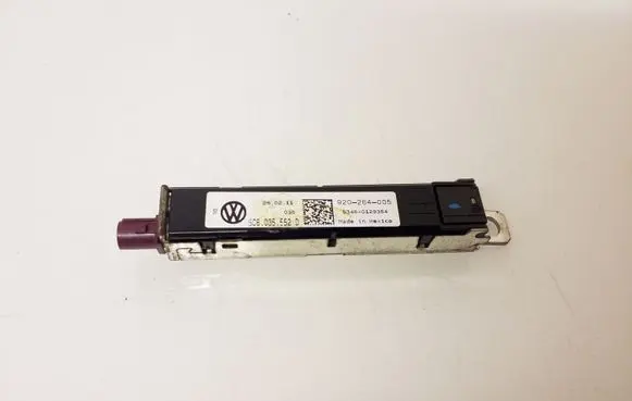Volkswagen Jetta VI Aerial antenna amplifier 920264005 5C6035552D