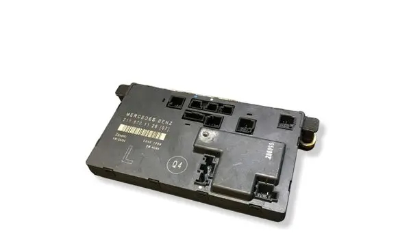 Mercedes-Benz E W211 Door control unit/module 2118701126 C0401599