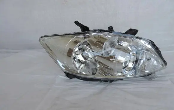 Toyota Auris 150 Headlight/headlamp 8113002A40