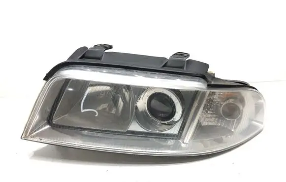 Audi A4 S4 B5 8D Headlight/headlamp 8D0941003AK