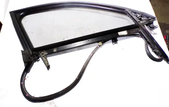 Audi A4 S4 B6 8E 8H Front door window/glass frame 8E0837630