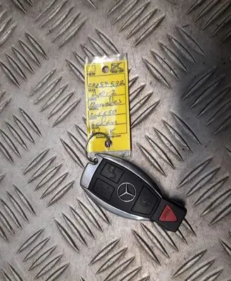Mercedes-Benz CLS C218 X218 Ignition key/card 