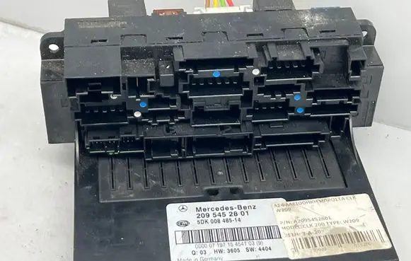 Mercedes-Benz CLK A209 C209 Fuse module 2095452801 5DK00848514
