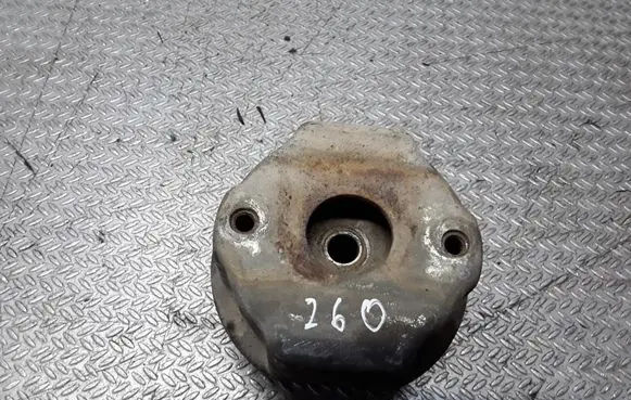 Volkswagen Transporter - Caravelle T4 Engine mount bracket