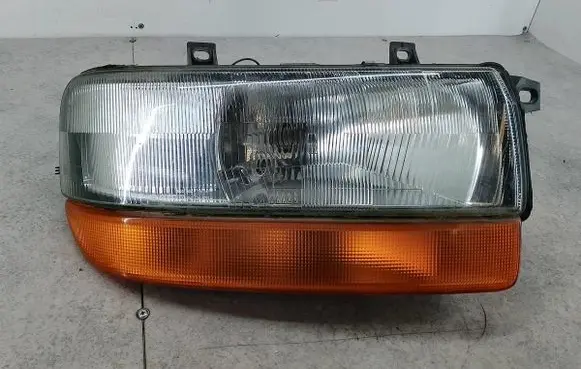Renault Master II Headlight/headlamp 7700352104