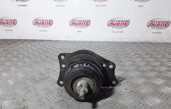 Skoda Fabia Mk1 (6Y) Engine mount bracket