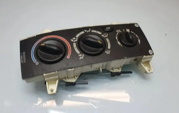 Renault Megane I Climate control unit J64P101545J 2800032569 J64P101545J12