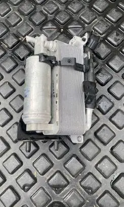 BMW X4M F98 Air conditioning (A/C) air dryer 8075560