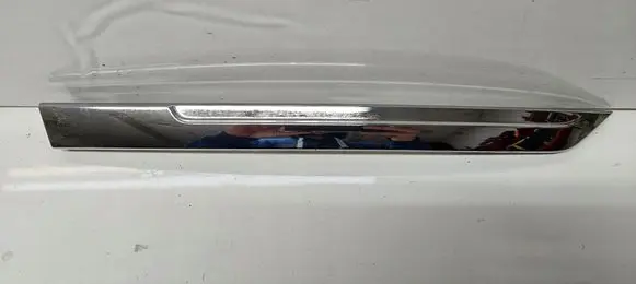 Rear bumper trim bar molding