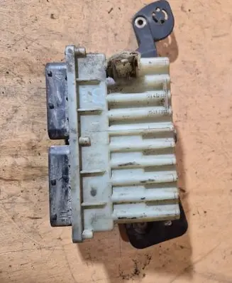 Opel Zafira A Fan control module 24410130 15396912
