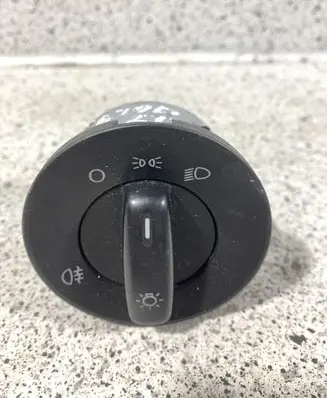Skoda Octavia Mk2 (1Z) Light switch 1Z0941431F