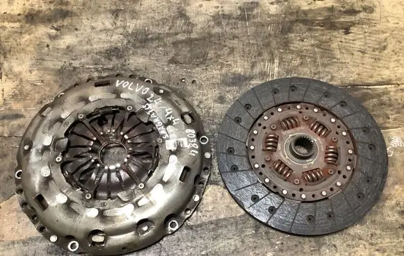 Volvo V70 Clutch set kit 8647445 30735828