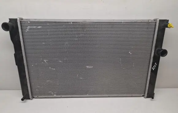 Lexus CT 200H Coolant radiator 164000T240 1640037230 1640037240