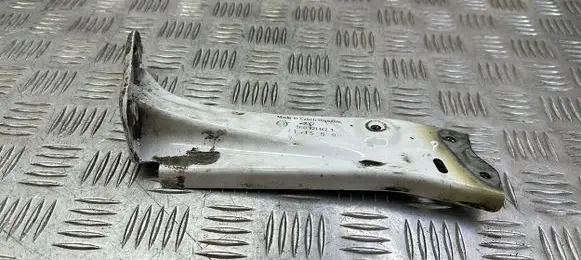 Skoda Octavia Mk3 (5E) Fender mounting bracket 5E0821142