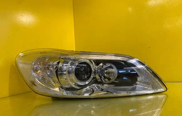 Volvo C30 Headlight/headlamp 31299827