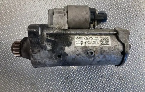 Volkswagen PASSAT B8 Starter motor 02E911022C