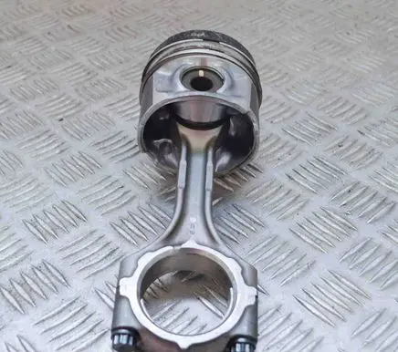 Toyota RAV 4 (XA30) Piston 