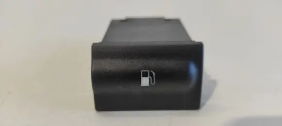 Skoda Octavia Mk1 (1U) Fuel tank opening switch 