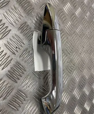 Honda CR-V Front door exterior handle
