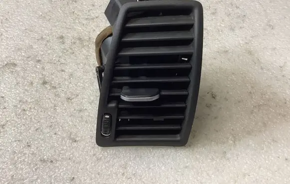 Volvo XC90 Dashboard side air vent grill/cover trim 3409399