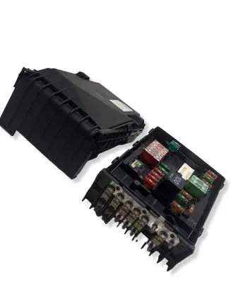 Volkswagen Golf V Fuse module 1K0937125A