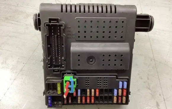 Volvo XC90 Fuse module 30786890 08W155 28087582
