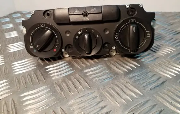 Volkswagen PASSAT B6 Climate control unit 1K0820047CB