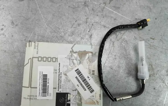 Mercedes-Benz A W176 Exhaust gas temperature sensor A0009059006